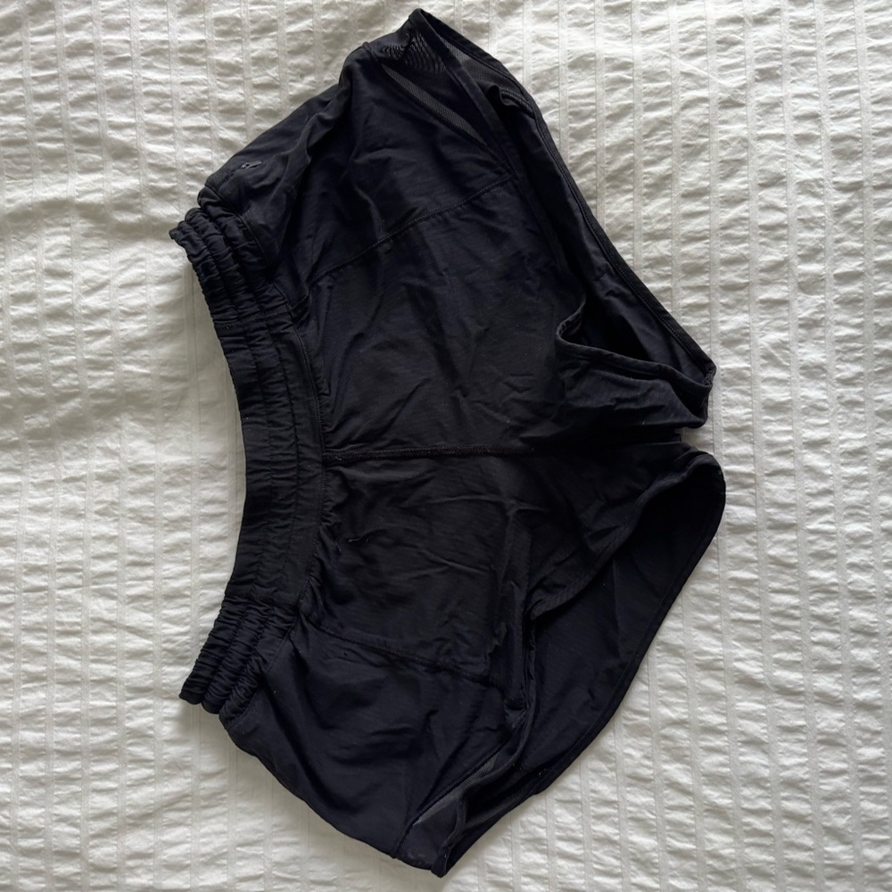 lululemon athletica Hotty Hot Low-Rise Lined Short Black Athletic Shorts 2.5